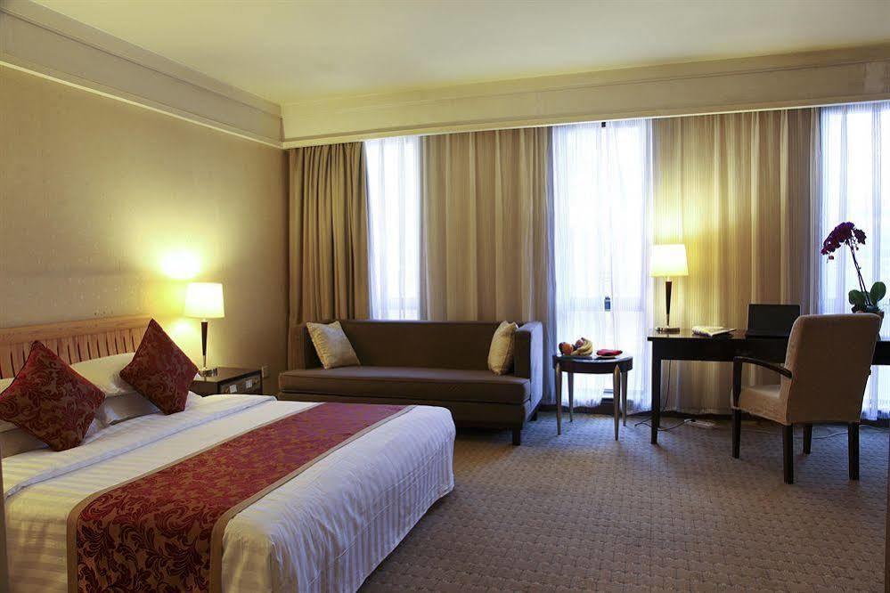 Redwall Hotel Beijing Pequim Exterior foto