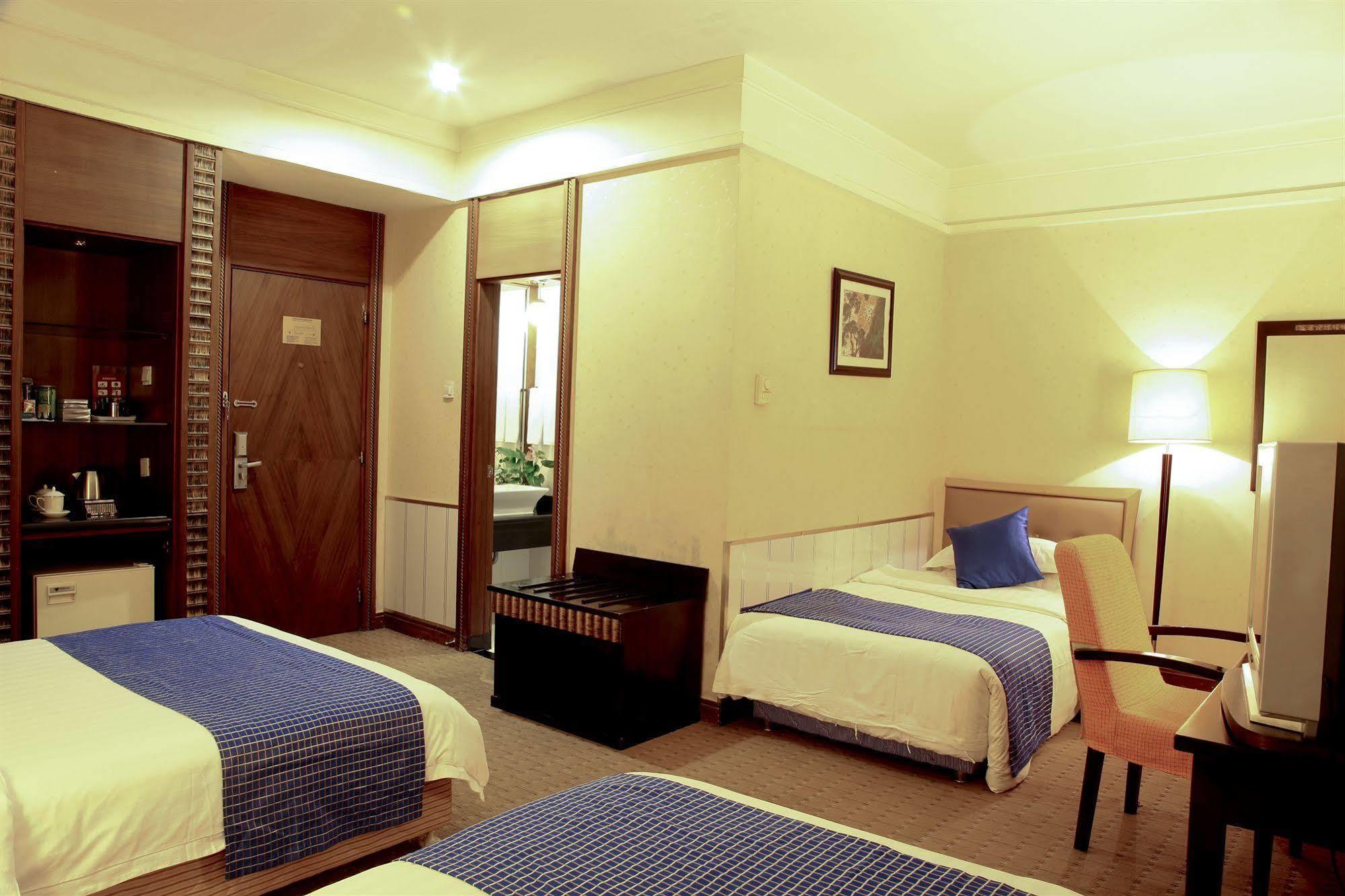 Redwall Hotel Beijing Pequim Exterior foto